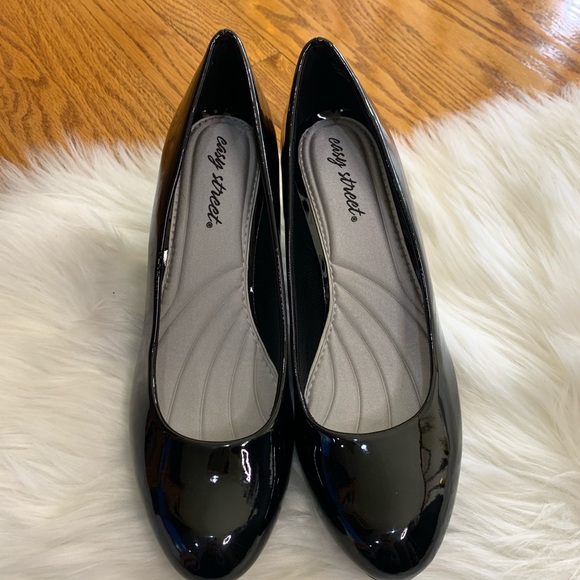 Easy Street Women Passion Dress Pump Black Patent - Picture 4 of 8